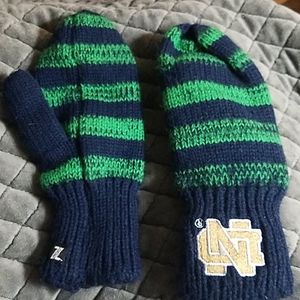 Notre Dame mittens